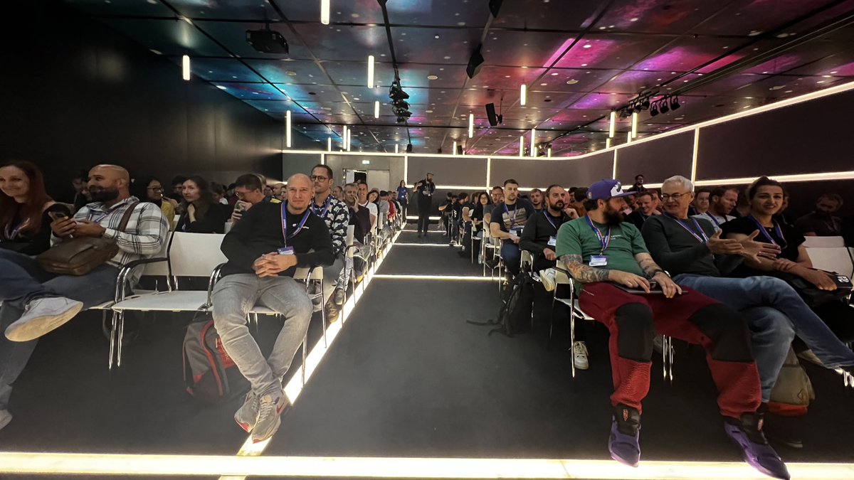bramus's tweet photo. Thanks for having me today, #FrontMania.
Very happy I was able to show all of you what CSS can do nowadays (or soonish).
Best comment I heard afterwards was "I can remove some JS dependencies", which was exactly the thing I wanted to achieve.
Until next time! ๐ https://t.co/bsKixn9fgS