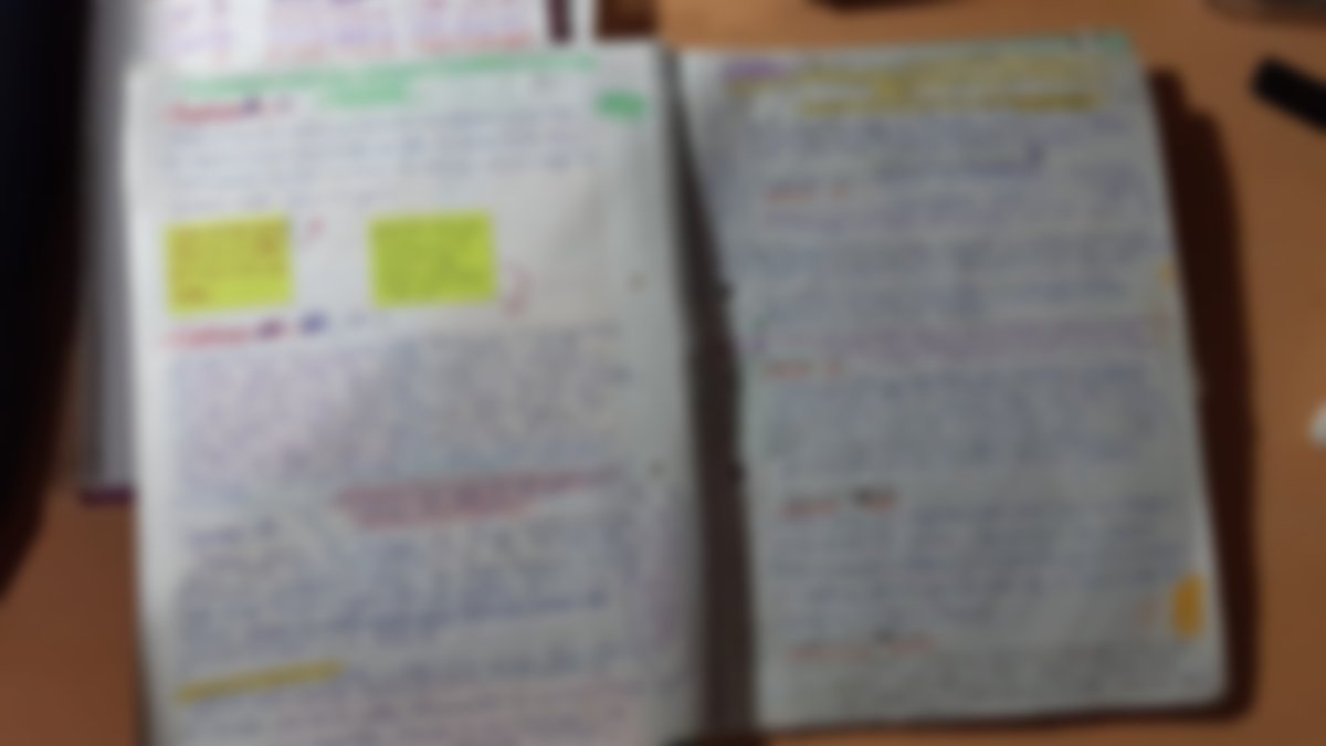 AndreaMilano's tweet photo. Así "pre-cocina" la Milano una novela histórica... Los papelitos de colores, las notas al pie y los apuntes (desprolijos) son solo una pequeña parte de la construcción de mis historias 🤓👩💻🖍📓📚
#ProcesodeEscritura #SéptimaNovelaHistóricaEnCamino #LDDLS https://t.co/Pxh9QlUooH