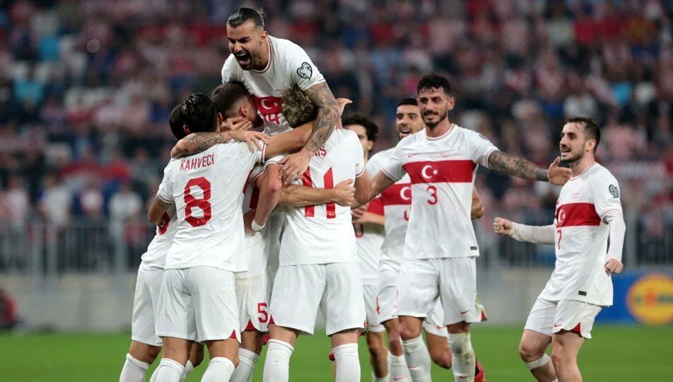 🇹🇷TÜRK Milli Takımımız, Hırvatistan’ı deplasmanda 1-0 mağlup ederek liderliğe yükseldi!

👏Tebrikler, Teşekkürler #BizimÇocuklar!