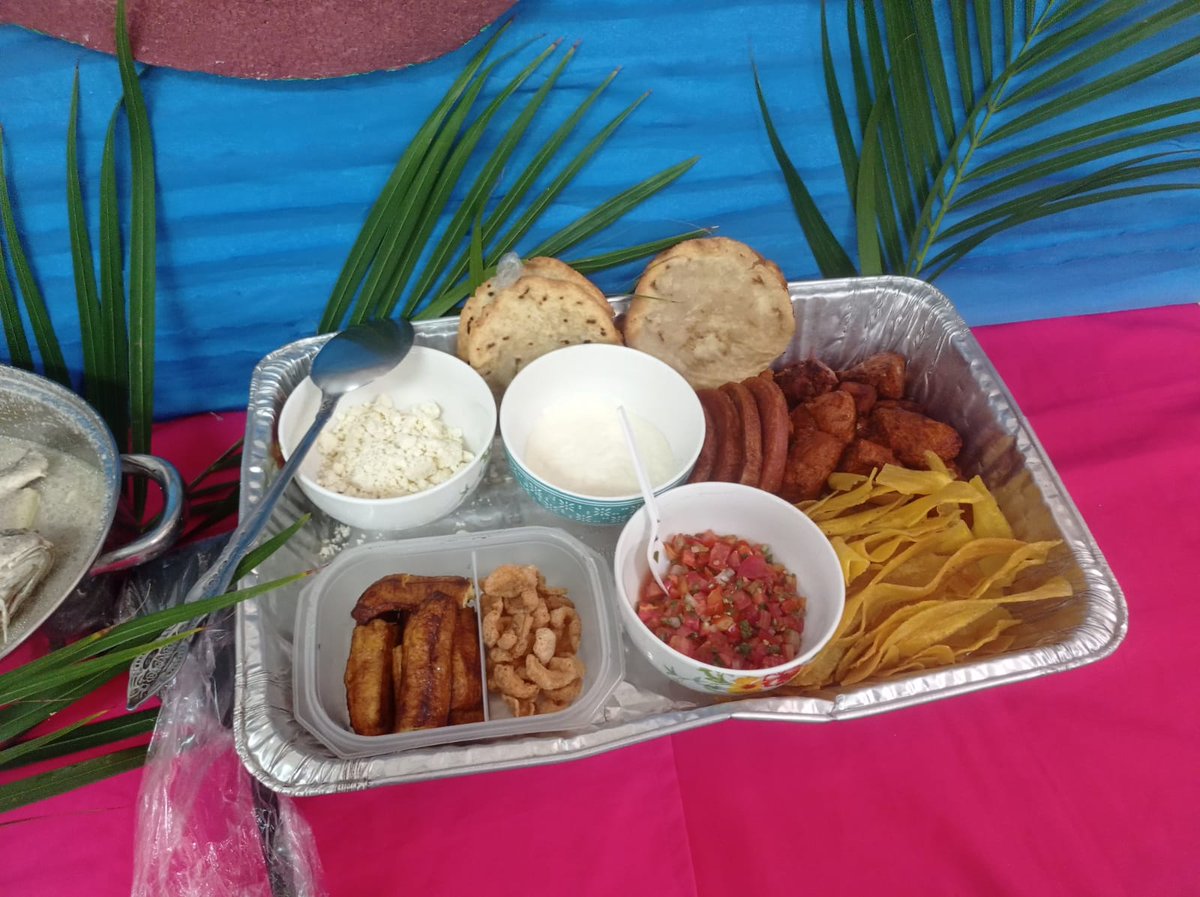 🎭Con una Feria Gastronómica🍯 y una Revista Cultural, la comunidad educativa del Centro Tecnológico Simón Bolívar conmemora el Día Nacional de la Resistencia Indígena, Negra y Popular.📚 

#SoyTecNicaragua🇳🇮
