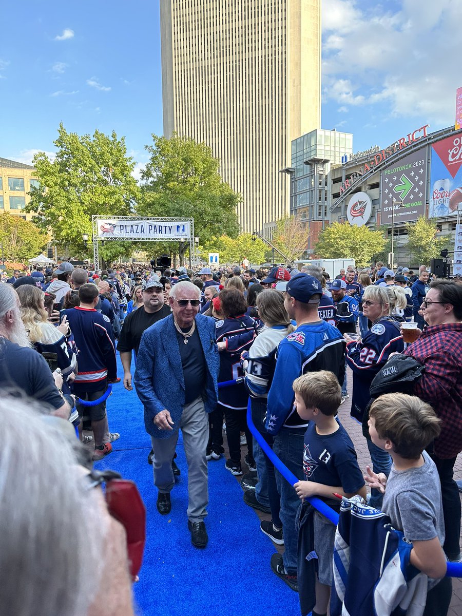 JacketsInsider's tweet photo. And last but not least on the blue carpet… Ric Flair. 

Wait, what?

Yes, The Nature Boy himself is at the #CBJ opener. https://t.co/8HrZ03QLpo