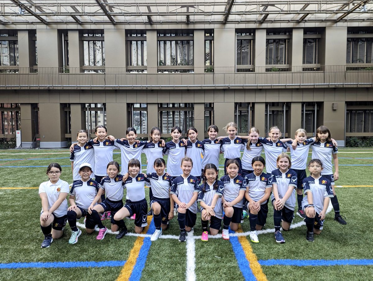 BST_Sport's tweet photo. A round-up of events we have hosted this week. First up: our Lionesses had a brilliant time playing ⚽️ against @phoenixhouse_jp For a lot of our Y4’s it was their first ever match. A huge thank you to all the parents (PH cheerleading squad!) for their support 👏🏻🦁 https://t.co/lwx0t6Tljg