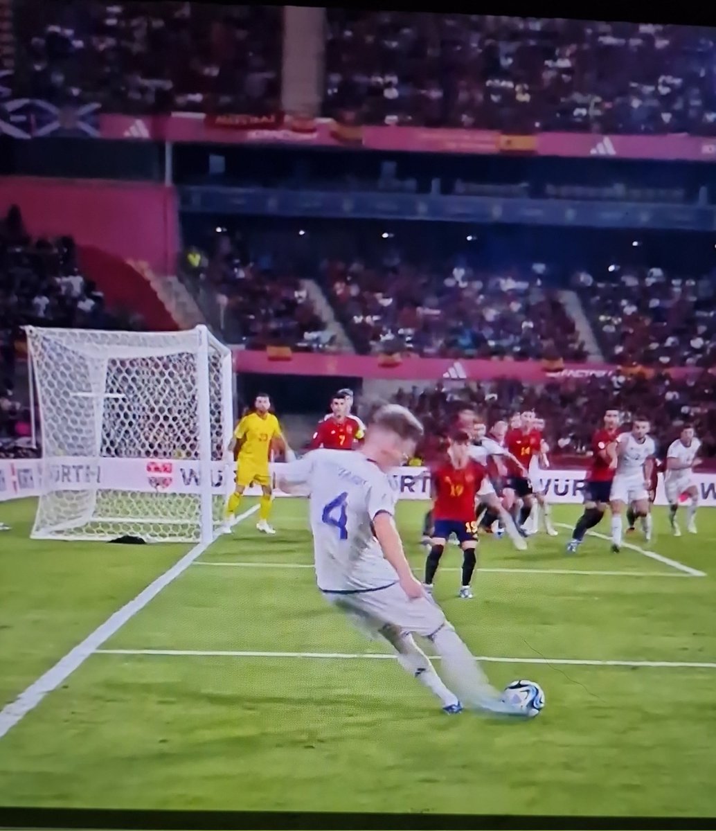 How is this offside 🤷🏼‍♂️