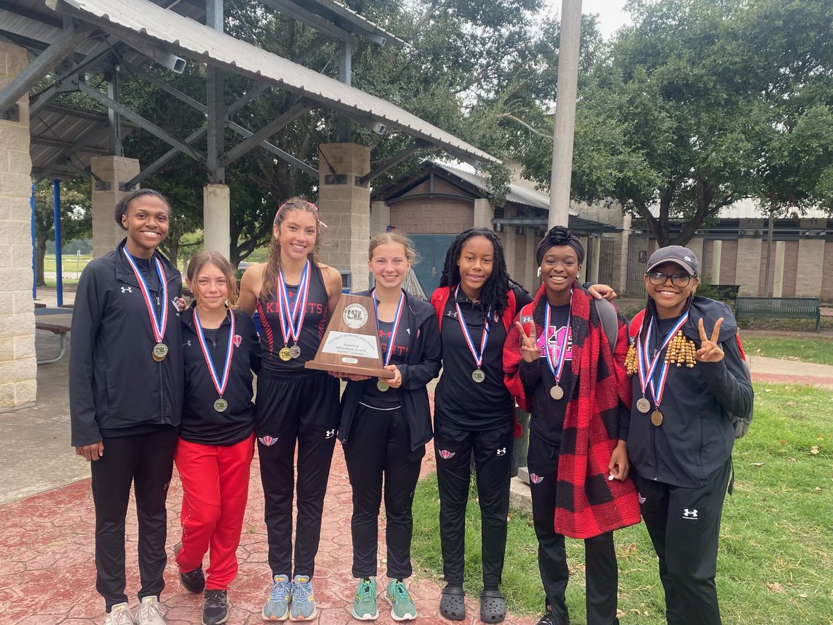 KilleenISD_'s tweet photo. #Breaking: HH senior Ella Perry won district 12-6A championship and Lady Knights finished second to advance to region meet! We’ll have more including the Eagles accomplishments shortly! #WeAreKISD https://t.co/tAPp9PKG84