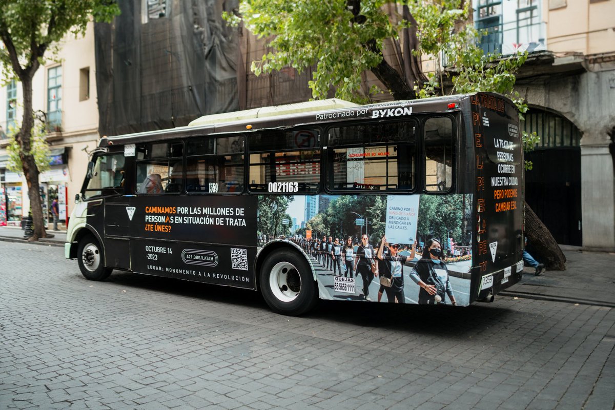 A21LATAM's tweet photo. Este año para #CaminandoPorLibertad tuvimos dos lineas de transporte público con publicidad de #WFF2023 en la Ciudad de México. 🇲🇽 

Gracias a @bykonmx Por hacer que nuestras comunidades locales conozcan la realidad de la trata
—
@a21 #ContraLaTrata https://t.co/gtGC4TVzqD