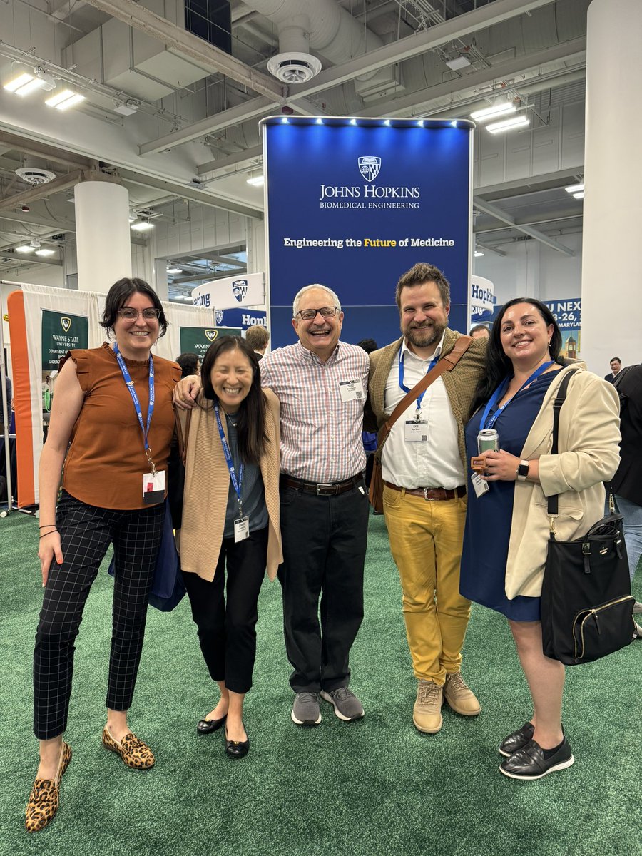 Speaking of @TuftsBME - it’s such a JOY to run into the best advisor @KaplanLab_Tufts and fellow tufts pals 🥰😊. We just missed Joel but he’s tagged in spirit.