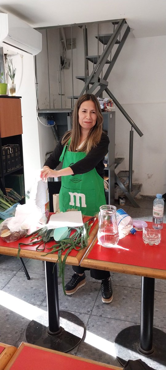 EspacioCulER's tweet photo. #ElviraRawson 
@ateneorecoleta @radicalesxarg @UCRCapital @hernan_najenson @_nietochristian
Así dimos comienzo a La Huerta de Elvira 🥕🥬🍆🍅
Hoy aprendimos a darle una segunda oportunidad a los desechos del puerro y de la cebolla de verdeo 🤩 https://t.co/sOEwHgAhXm