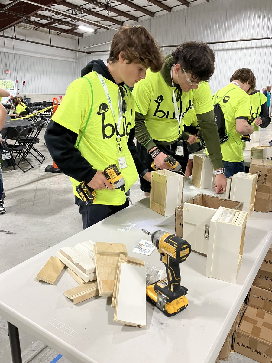 Loved getting to see our students participating in all of the learning labs at the Build My Future NWO Construction Career Day &amp; Industry Showcase today! So many hands-on activities and everyone walked away with more knowledge and confidence! <a href="/MaumeeHS/">Maumee High School</a> <a href="/maumee_schools/">Maumee City Schools</a>