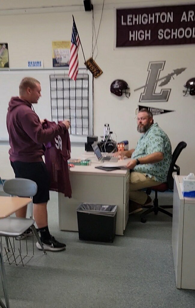 LehightonHighSc's tweet photo. Today are senior football players paid a visit to the teacher who they felt inspired them the most… great experience for all @LehightonFB - thank you Coach McCarroll and the parents club for making it happen!!! #payingitback https://t.co/RciNOmvaMA