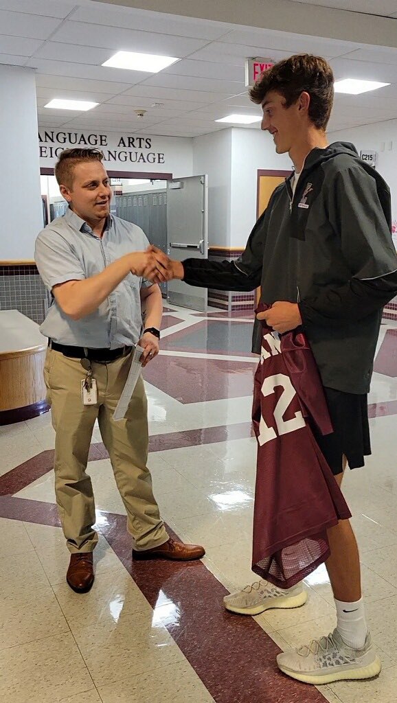 LehightonHighSc's tweet photo. Today are senior football players paid a visit to the teacher who they felt inspired them the most… great experience for all @LehightonFB - thank you Coach McCarroll and the parents club for making it happen!!! #payingitback https://t.co/RciNOmvaMA