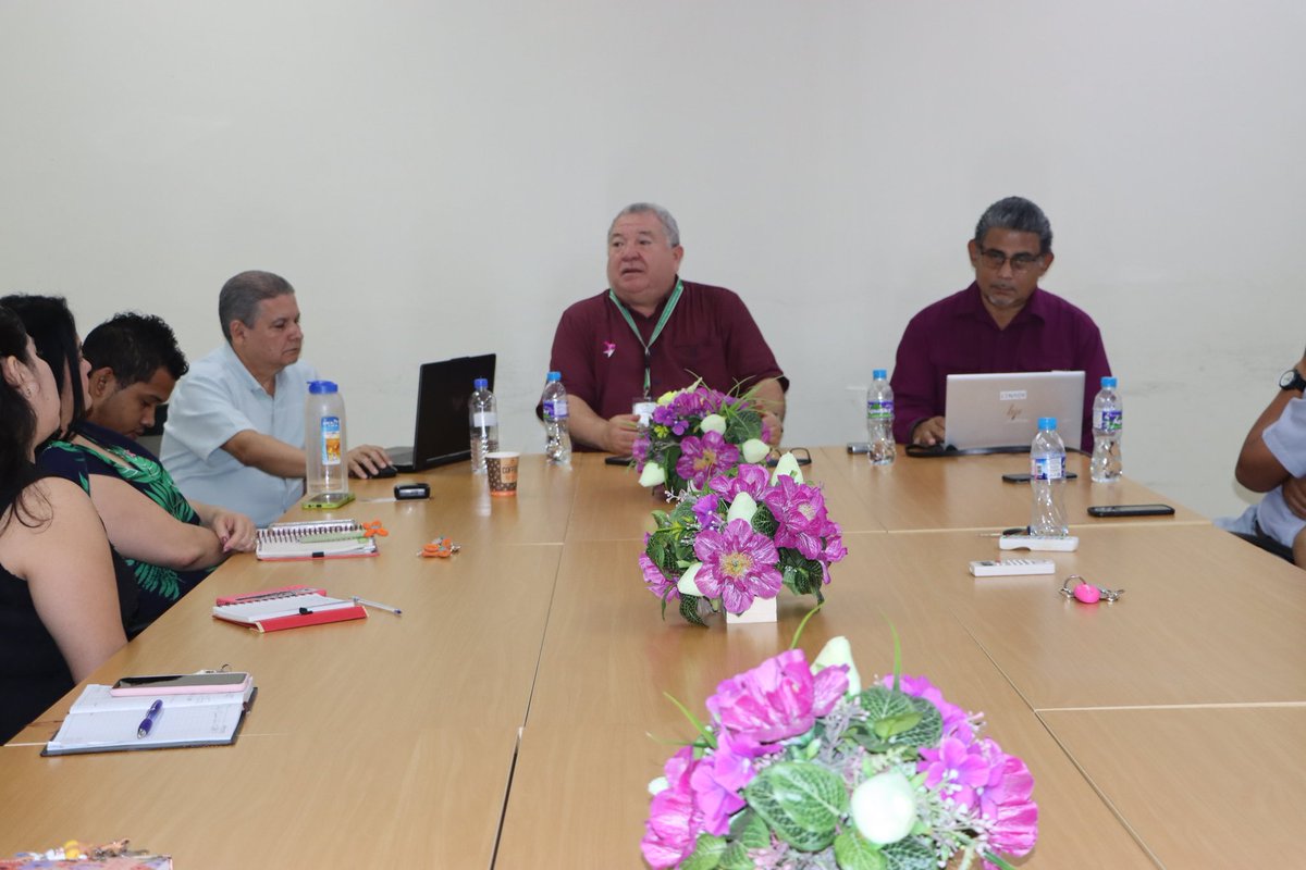 Reunión con los Directivos y Coordinadores del Centro Regional de Bocas del Toro.
Dr. Omar Aizpurúa – Rector de la Universidad Tecnológica de Panamá
Lcdo. Amílcar Díaz – Coordinador de los Centro Regionales 
Dr. José Mendoza A. – Director del Centro Regional de Bocas del Toro