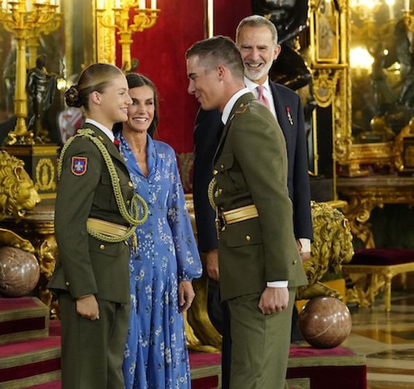 Alistarte al ejército porque no aprobabas una en el FP de chapa y pintura y terminar de Rey de España. Director de orquesta.