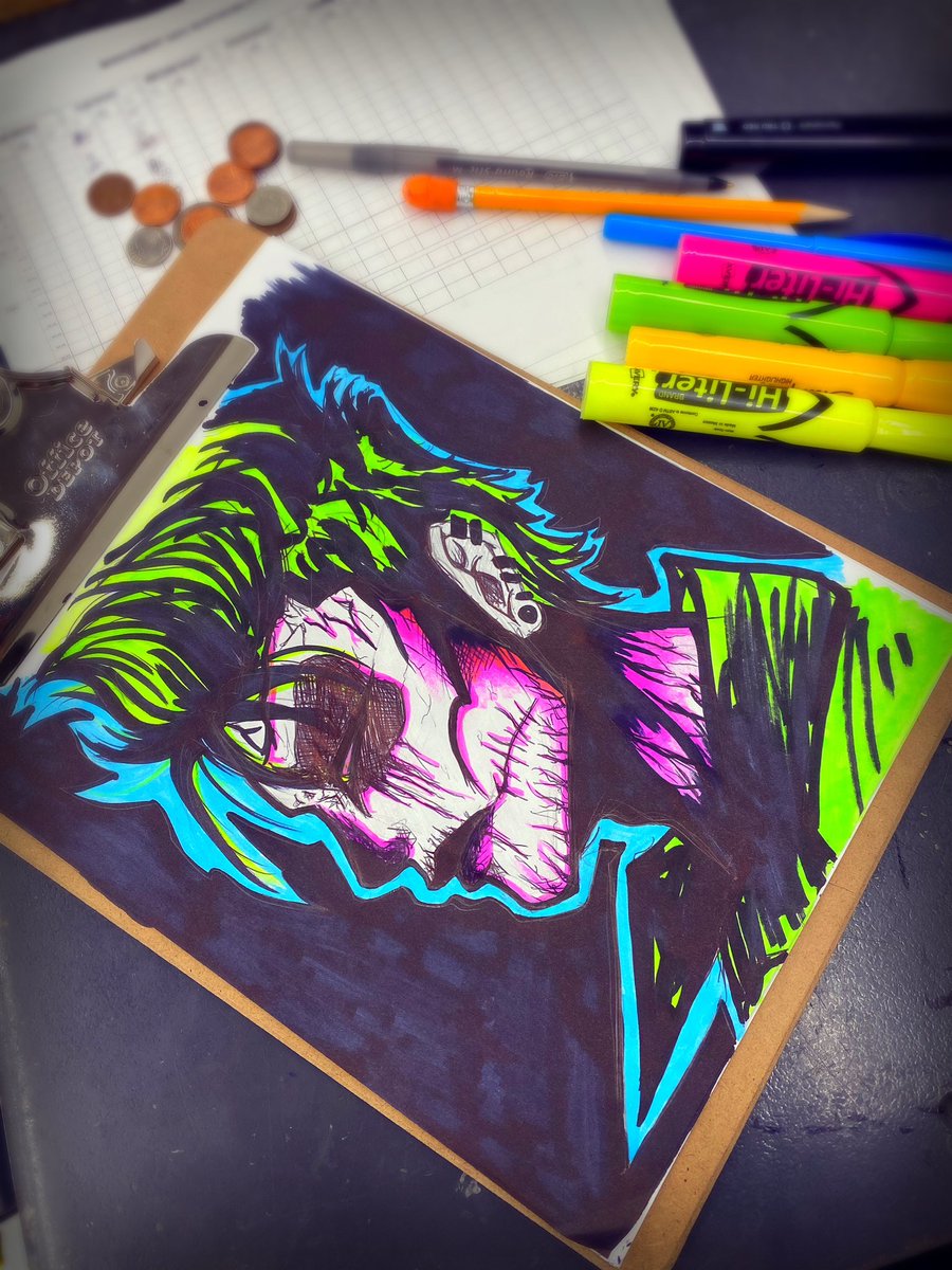 kaii_tan's tweet photo. Neon skeleton man for Halloween.
My only contribution to Inktober this year.
Had a extremely slow shift at work and instead of dying of boredom, I found office supplies.
#skeleton #neonskeleton #neon #art #ink #traditionalart #halloween #prettyboy #oc #inktober https://t.co/7J3XgJIavj