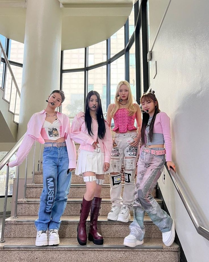 ablumebrasil's tweet photo. 🚨 | Submissões do FIFTY FIFTY(Keena, Aran, Saena, Sio) para concorrer ao #Grammy 2023

— Best New Artist
— “Cupid (Twin Version)” - ROTY, SOTY, Pop Duo/Group Perf, Music video
— “Barbie Dreams” — Pop Duo/Group Performance https://t.co/U3xRX6lo5T