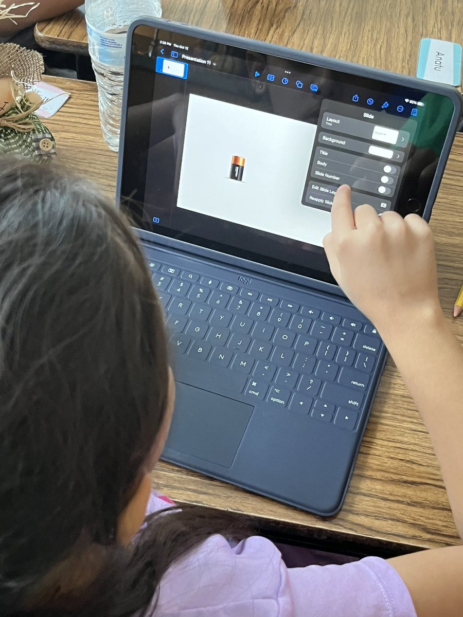 katgracea's tweet photo. Ms. Bonner at @TerraceTigers had her students animate a keynote to show how electricity moves through a circuit! The students loved it! @RISDiTeam https://t.co/aWblZJuSNw