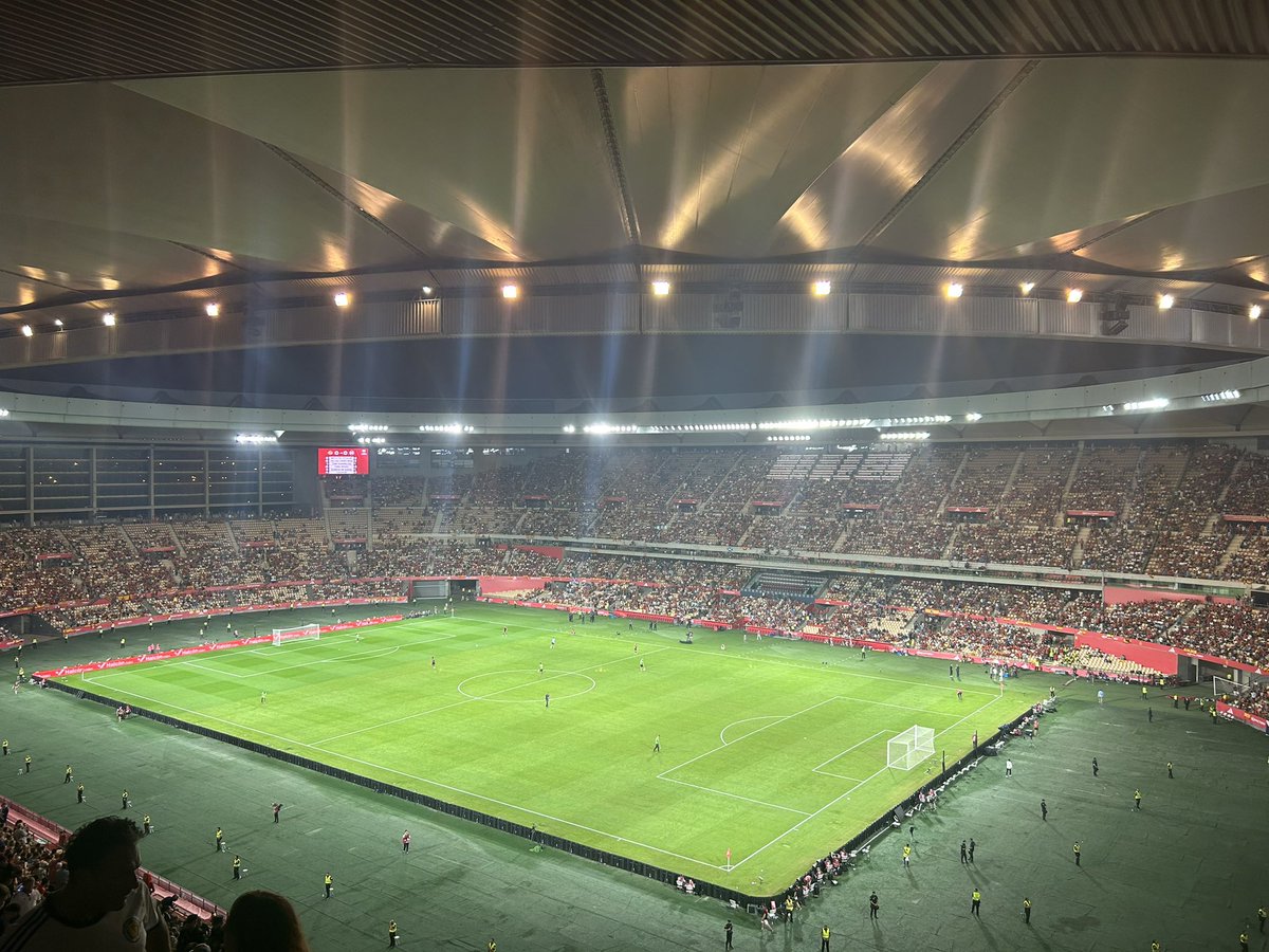 Isla_English's tweet image. Scenes to Seekner!