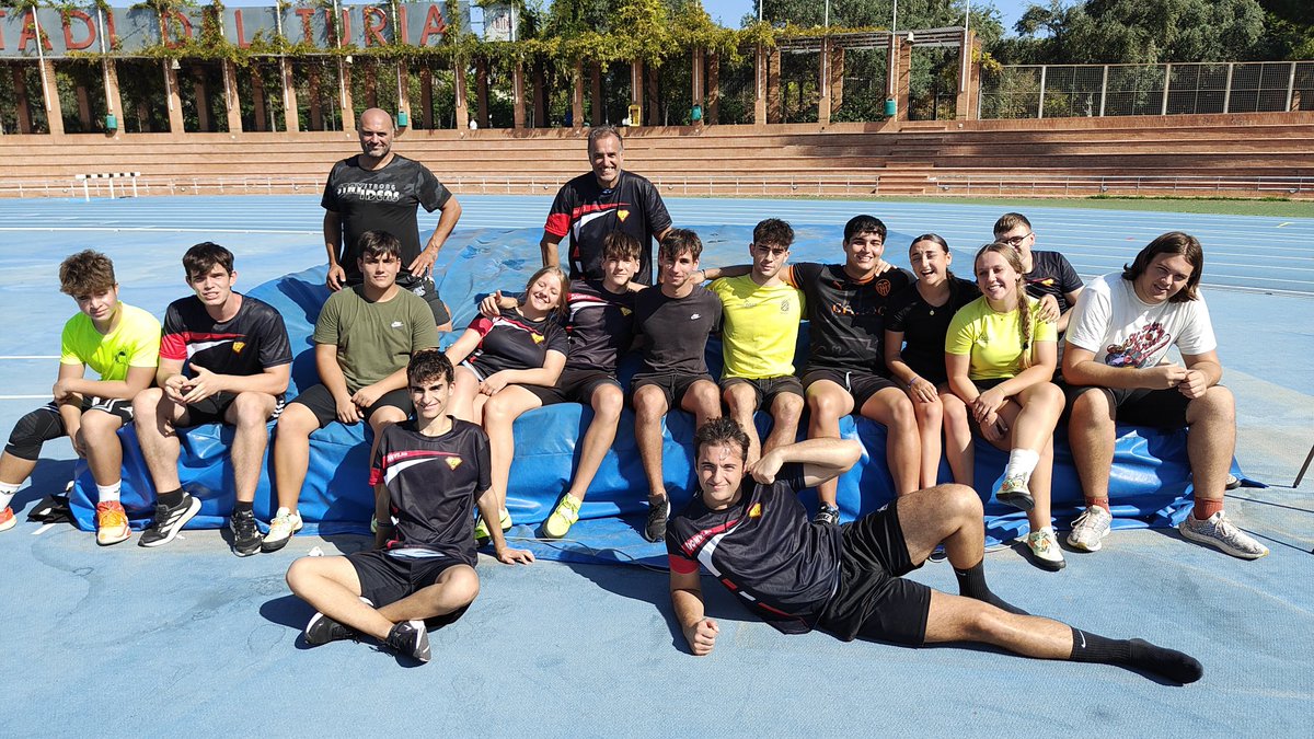 DonViNavarro's tweet photo. II DonVi's Cup https://t.co/XD11wZ1Hpt