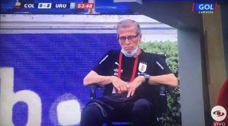 pensar q el maestro Tabarez le ganaba a Colombia dormido y encima citaba a Suárez