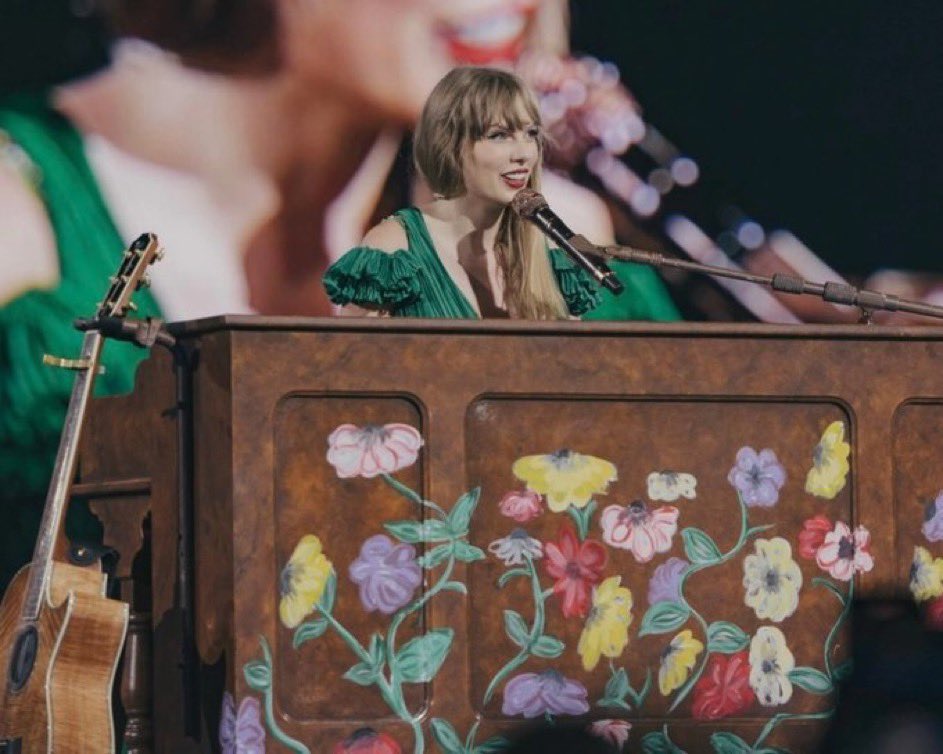 I made <a href="/taylorswift13/">Taylor Swift</a> acoustic set piano into a dress 🎹🌼🍃🌺 <a href="/taylornation13/">Taylor Nation</a> #TSErasTourFilm