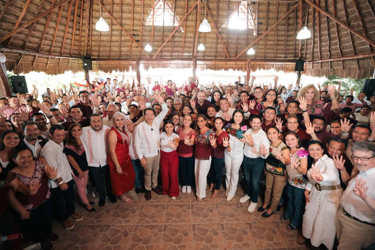 Claudiashein's tweet photo. En las reuniones internas con los dirigentes de Morena, el Partido Verde y el Partido de Trabajo, insisto mucho en la importancia de la unidad con base en nuestros principios, la organización, la movilización y en la suma de voluntades a nuestro proyecto. Poniendo nuestras causas y el proyecto por encima de todo, somos invencibles.