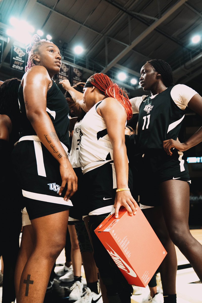 UCF_WBB's tweet photo. Highest GPA ➡️ Fresh Kicks 😎

Congrats @Morganirie for having the highest GPA on the team! https://t.co/ZngyMa0wgE