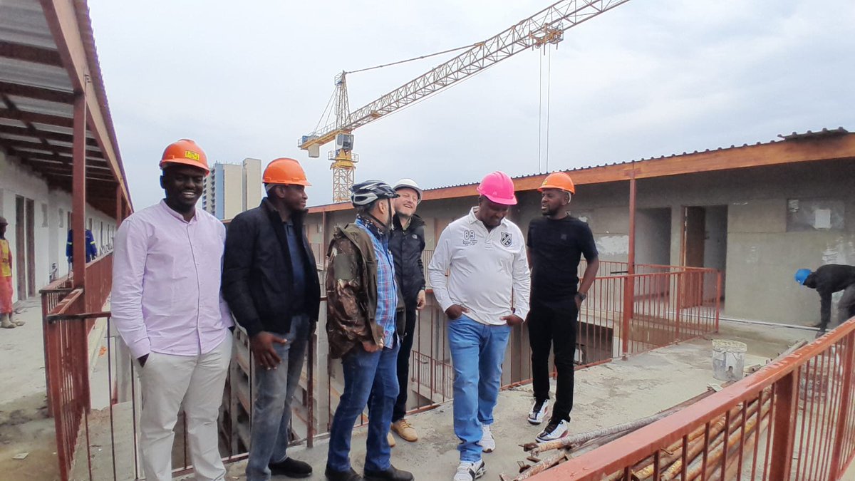 KuraChihota's tweet image. #MoneyISMoving
Was on site today in Randburg, Johannesburg with @TurnburyProp directors @phillipkudzayi and @SmangaMad looking at what developers are doing in high rise in SA. 
Sharing ideas, methods and connections #teamworkmakesdreamwork