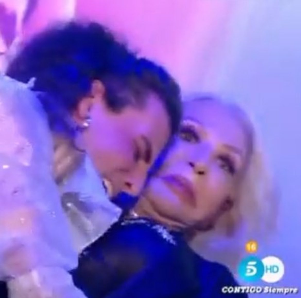 MrFaith91's tweet image. Albert soy yo y Laura es mi perra 😂😂 #ghvipGala3