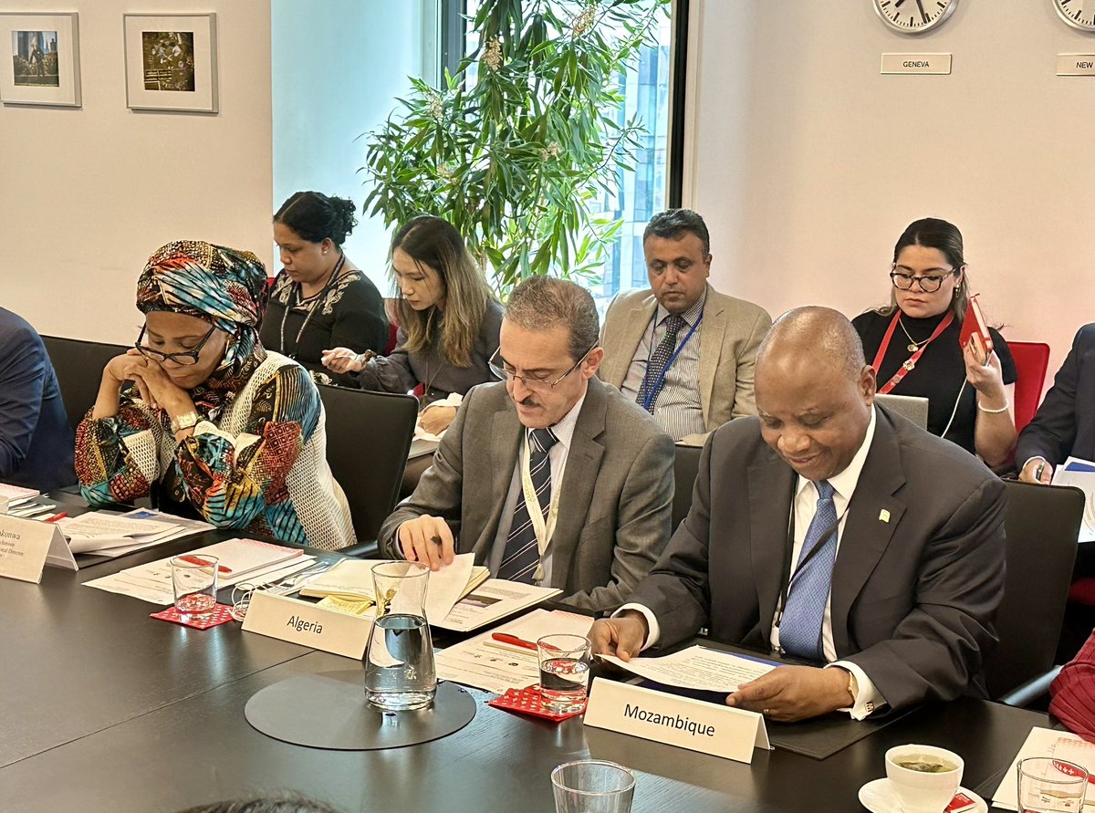 swiss_un's tweet photo. Switzerland🇨🇭, Mozambique🇲🇿&amp; United Arab Emirates🇦🇪co-hosted a discussion on

Bridging Science-Policy Gap:Fostering Solutions to Address Climate, Peace &amp; Security

🙏to the🇺🇳Climate Security Mechanism for their perspective &amp; @CGIAR for presenting the Climate Security Observatory https://t.co/XIexOpeW7k
