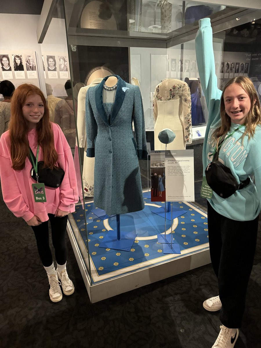 HyattsDCbus2's tweet photo. Museums of American and Natural History #hyattsdc2023 https://t.co/vLwacSjbY1