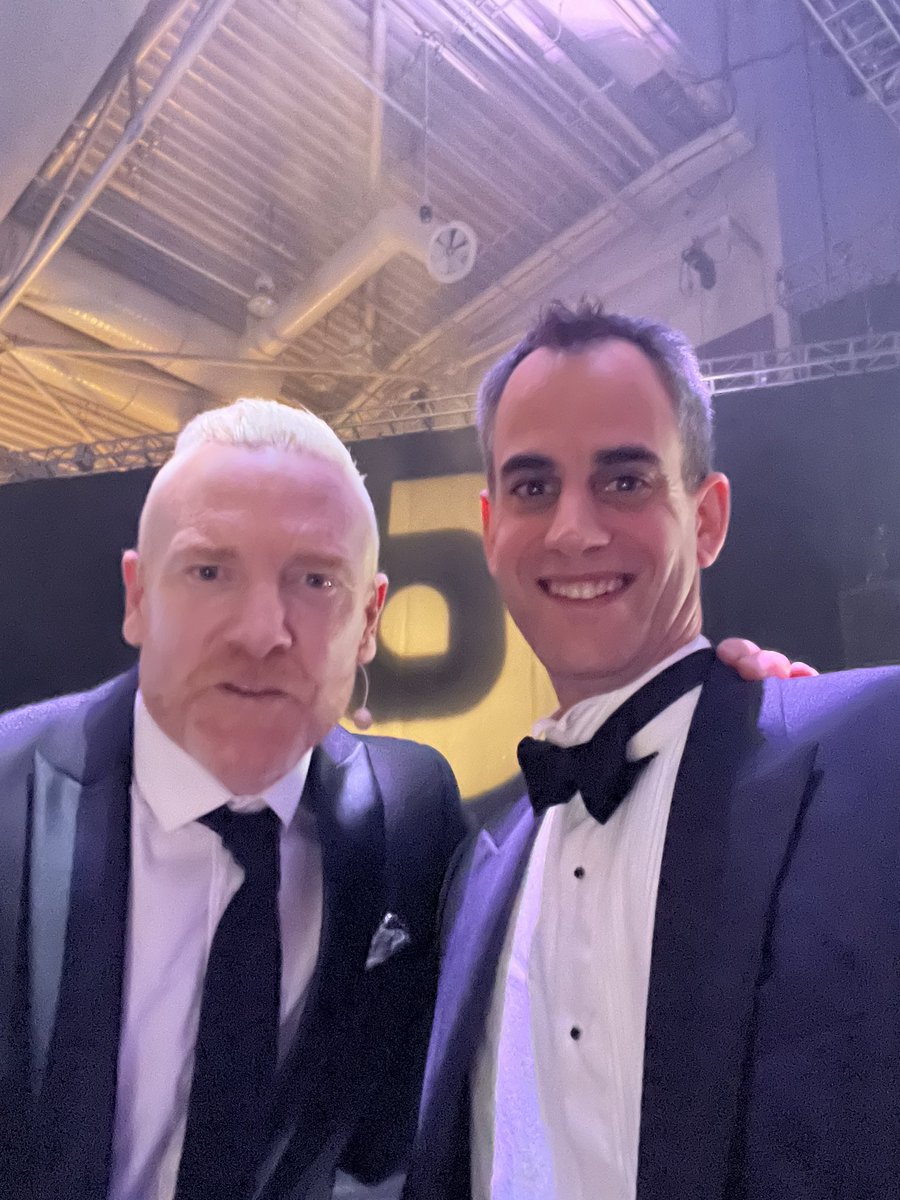 runningrobcase's tweet photo. The entirely average aspiring amateur athlete @runningrobcase meets @Iwanrunner 🤣 https://t.co/OZXOqGiqCx