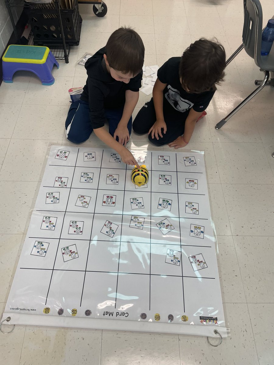 RookerGrade2's tweet photo. We practiced using algorithms and math facts using BeeBots. Students did a great job and had so much fun. @HorizonElem https://t.co/tQJDpt1jRQ