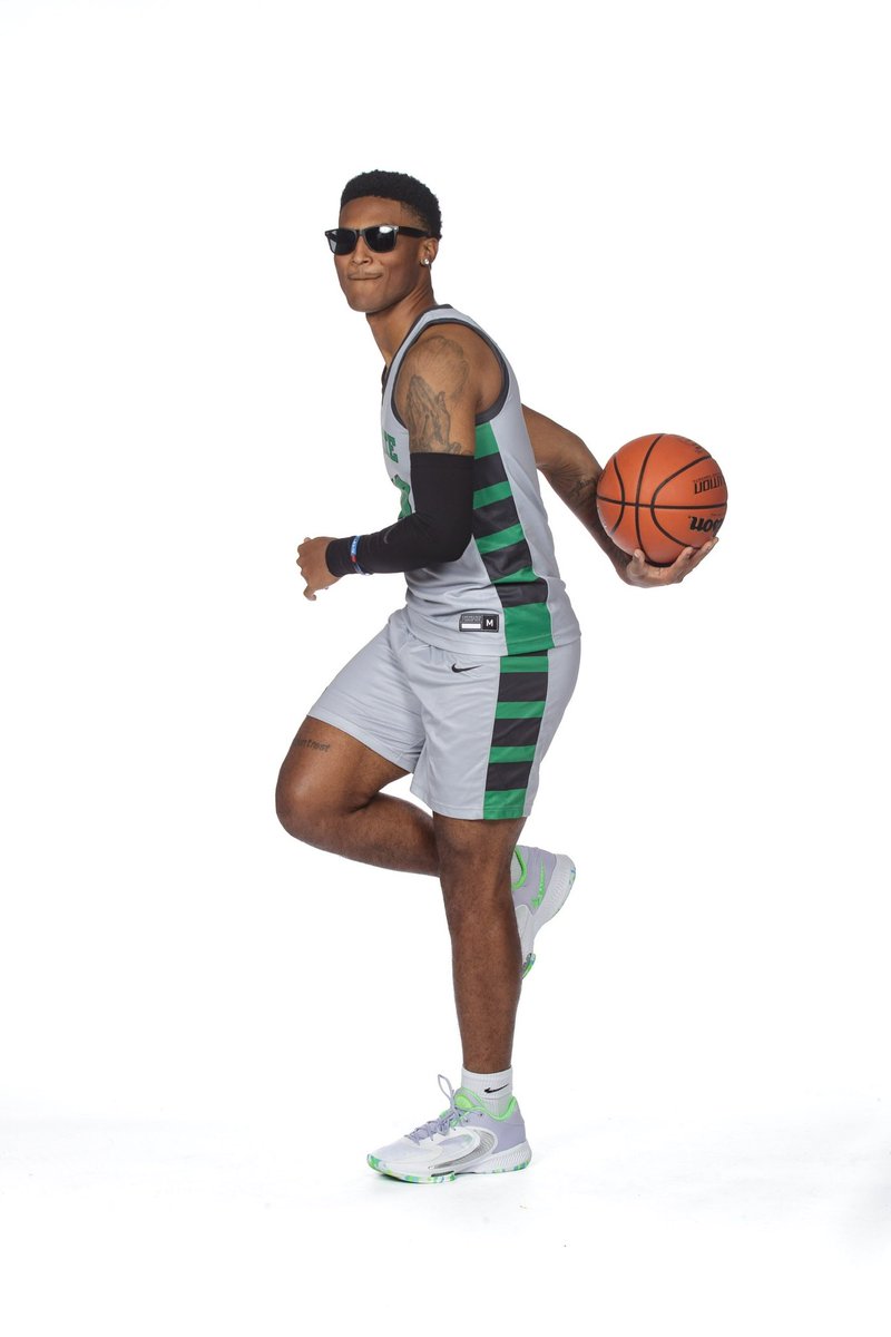 ShowtimeBoyzz's tweet photo. Showtime Ballers alumni @AJ_Neal10 loading for year 2 @ChiStateCougars #dsb4life https://t.co/kiRbOtTbrW