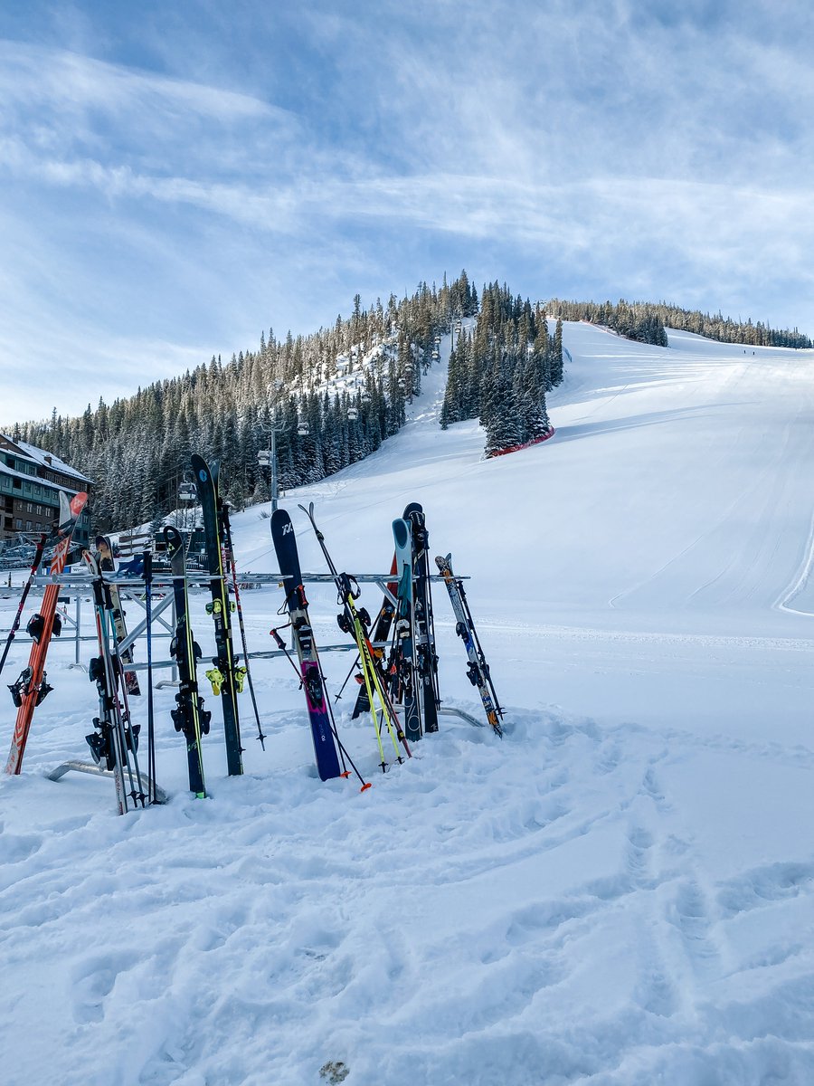 inter_mtn's tweet photo. Your panoramic views are more expansive than an IMAX theatre, and when your guests need an intermission, ski racks are a great addition. https://t.co/1nlxUFUQuY
