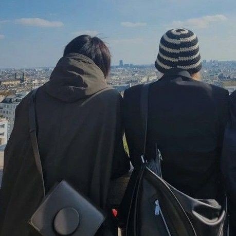 luuuvhyunin's tweet image. This town — Hyunin 
a few tweets au