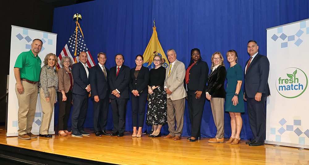 NJBIZ's tweet photo. Thanks to a $3 million state grant, a new initiative from Hackensack Meridian Health will help low-income families eat healthier. https://t.co/S6QfyGg1Wu

@hmhnewjersey #FreshMatch https://t.co/ahN0X6fPCe