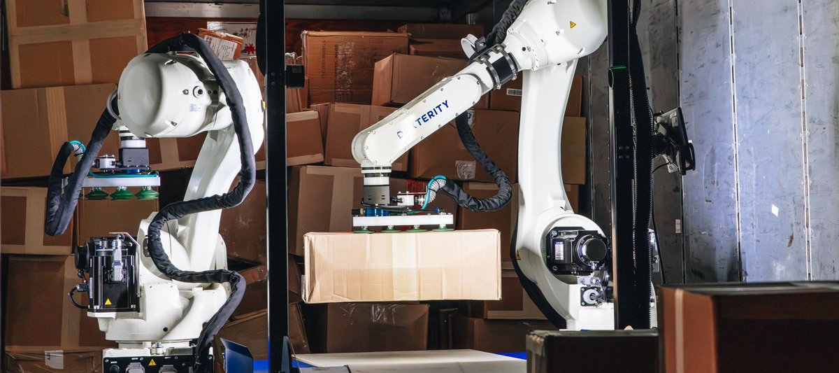 E14Community's tweet photo. FedEx introduces #DexR, a two-armed robot designed to autonomously put packages into delivery trucks like a Tetris puzzle https://t.co/2NhNKp31yG https://t.co/1qQF3MwsNO