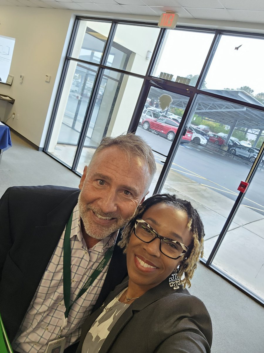 GraceloveDr's tweet photo. It was absolutely wonderful having Dr. Looney visit our FCS PEAK Union City campus today. Dr. Looney and our amazing board truly have hearts for the children. ๐๐
#WhereStudentsComeFirst
@FCSSuptLooney
@CMatthewsFCS
@FultonCoSchools https://t.co/5AJi7Lg6tI