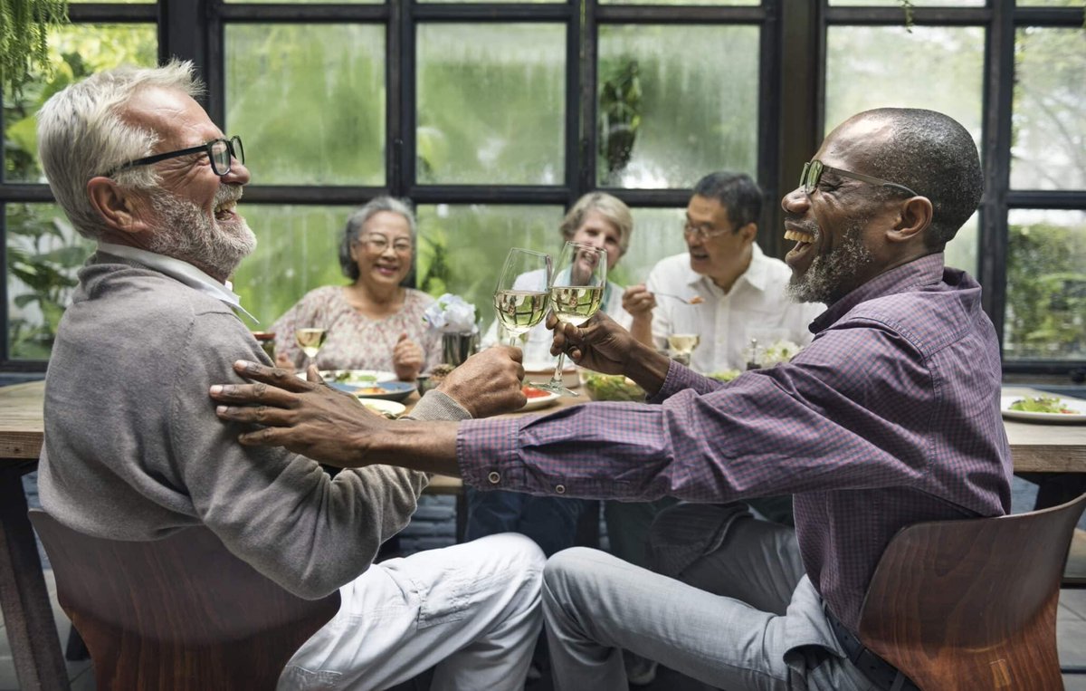 EarsCanada's tweet photo. TakeYourEarsToTheNextLevel and book your free hearing test today at 905-682-EARS! Enjoy socializing with friends more when you can hear every word - #BetterHearingBetterHealth is just a call away! #Ears #Earscanada #Sound #HearingLoss #Niagara #hearing https://t.co/DpcLxHEFg8