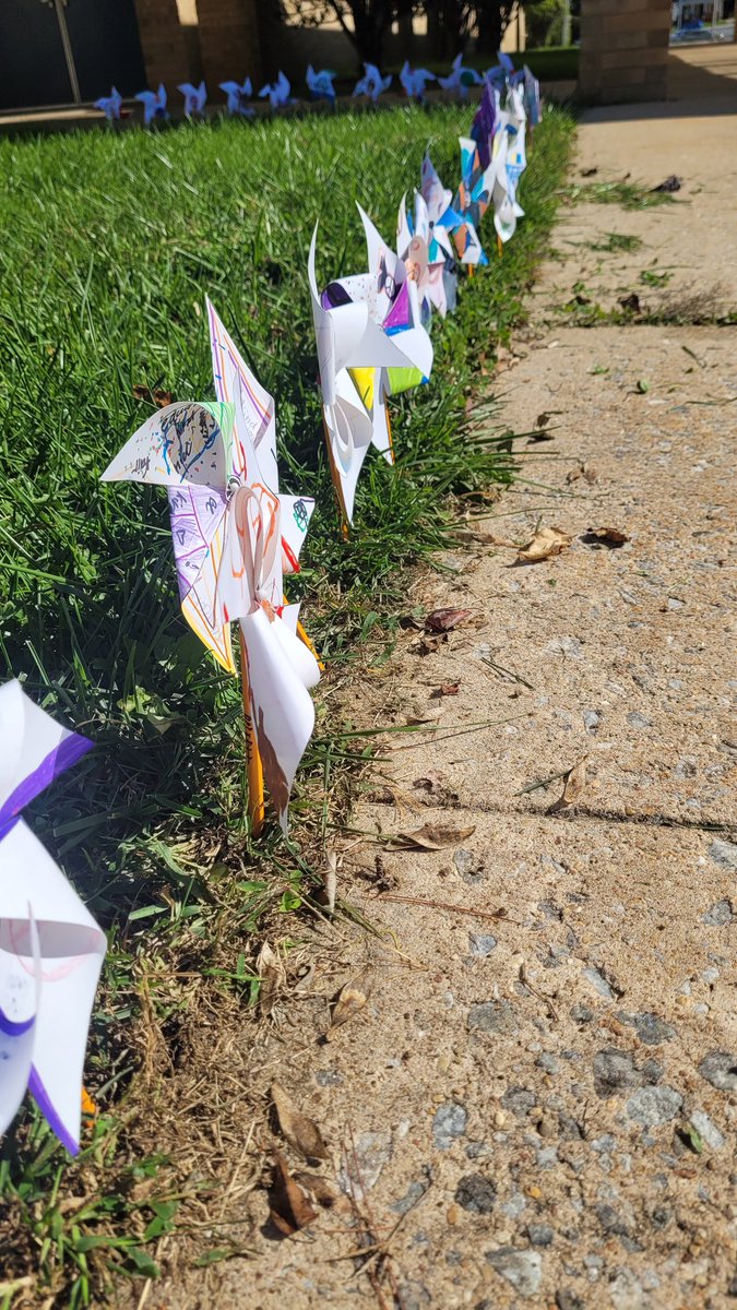 MustangArt_TCS's tweet photo. The weather is beautiful outside. Decided to display 4th and 5th grade #pinwheelsforpeace. Only shared one class last time.
It's fitting to display these together again during bullying prevention week. 🩷✌🏽#spreadpeace #spreadkindness @_derrienTCS @MrsRothCS @cgibson5bcps https://t.co/FQDMVKz3xw