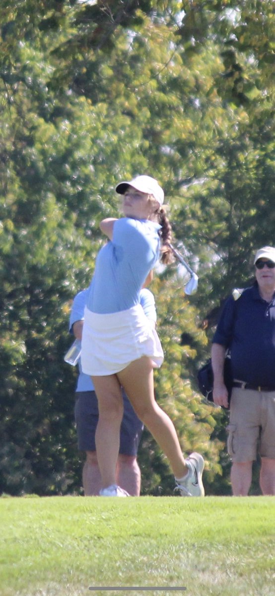 MNDAthletics's tweet photo. Mo Burns is State bound!! Mo finishes with a 74 to finish 4th overall at Districts today! She will play at the OSU Gray course next weekend. 

The Varsity team finishes in 4th place, just one place shy of qualifying for state as a team. Congrats ladies!! ⛳️ #GoCougars https://t.co/oVdAkl0AuV