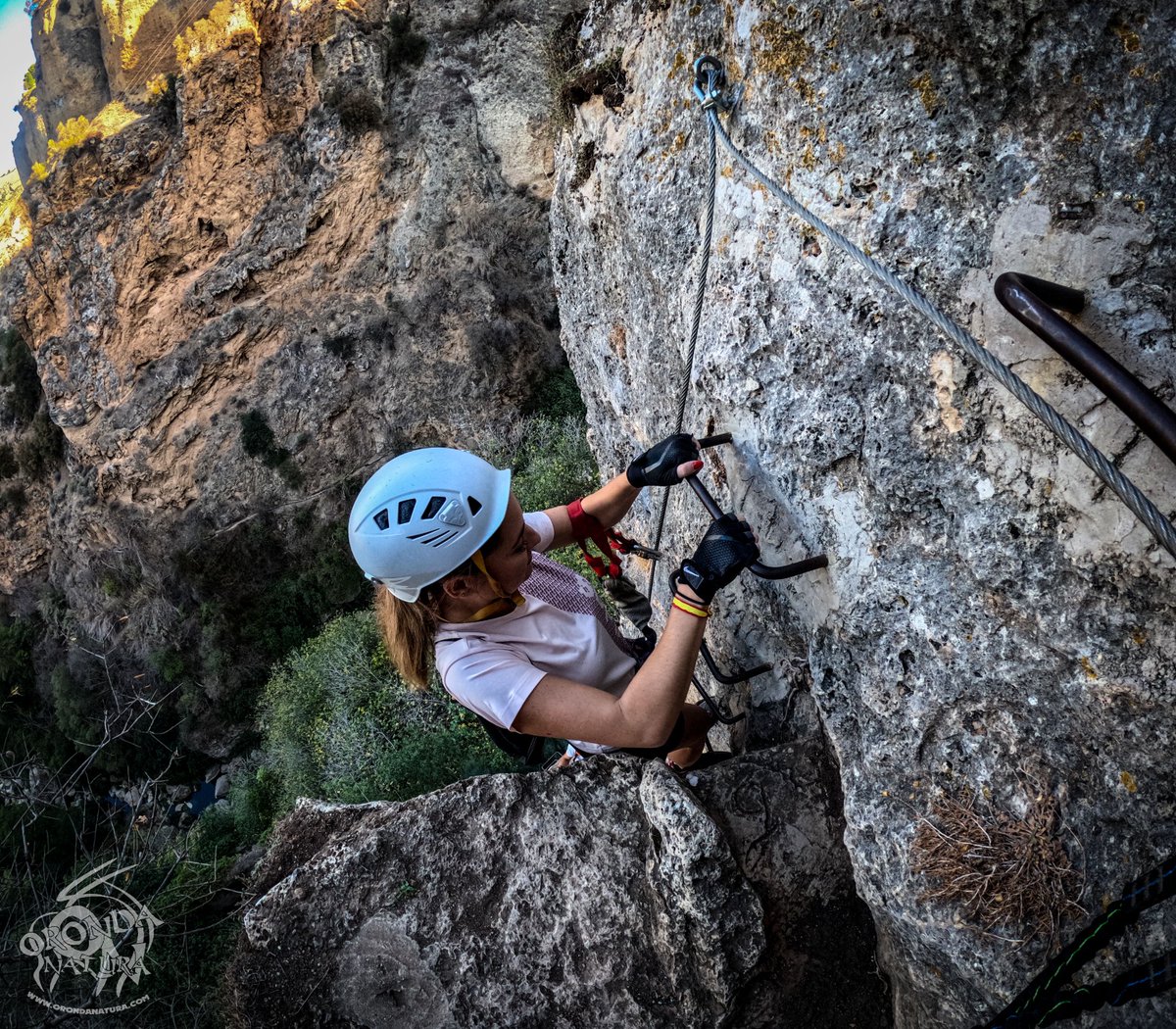 LauraPiruleta16's tweet photo. Vía ferrata 🧗🏼‍♀️ en el tajo de Ronda en el día de la Hispanidad 🇪🇸 https://t.co/dFiZZAx2IS