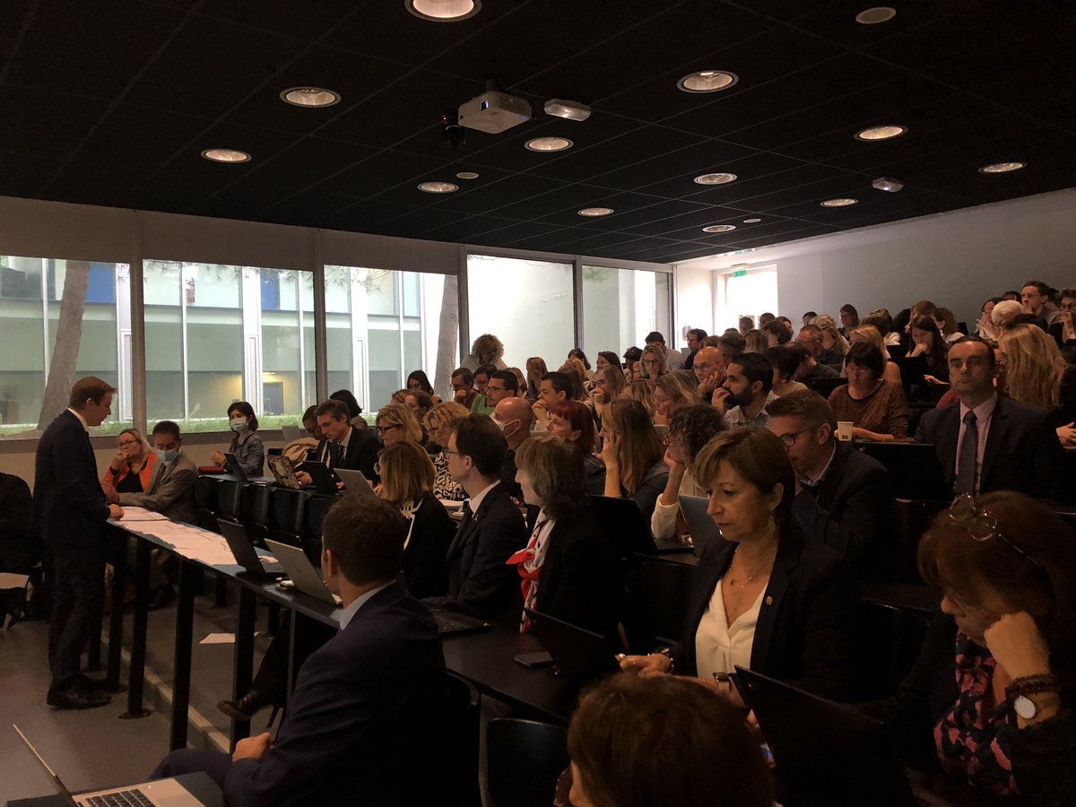 anneszymczak's tweet photo. Grand 🙏 @dsden76 pr cette journée très riche et les visites de classes après une conf. sur l’enseignement de S&amp;T à l’école. Enjeux clés, acquis à cibler, connaissances à ancrer, lien ac les fdmtx dont la pratique de la langue. Modèle de journée thématique très pertinent ! https://t.co/6b1ONrhBRM