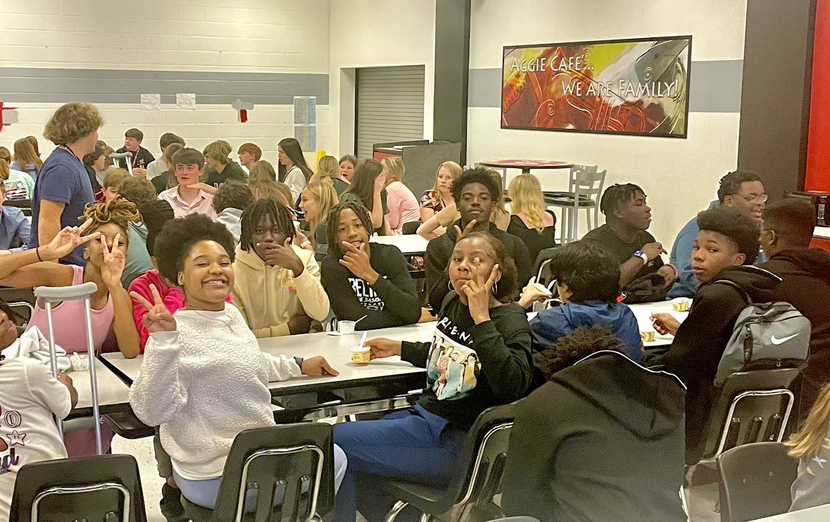 EducatorCourson's tweet photo. Ice cream celebration for the 330 students on the A/B Honor Roll for the 1st 9 weeks. #AggiePride https://t.co/8Z9sku2x4e