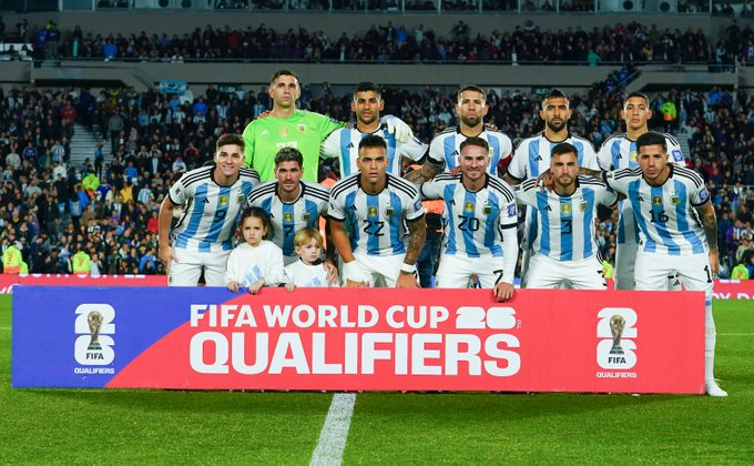 joacooits's tweet photo. Hoy la seleccion dio un exelente partido. Me encanto las jugadas que crearon los jugadores a lo largo del partido, lo dieron todo por la camiseta (otra vez). Ahora queda esperar el partido contra Peru el martes.
!VAMOS ARGENTINA CARAJO!
#SCALONETA #Argentina #Futbol #Messi https://t.co/izkOT5R5W6
