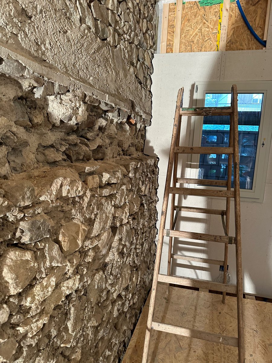 architektick's tweet photo. Wohnhaus Dorfstrasse Künten - Wünschen euch einen guten Wochenabschluss und: Bonne Weekend! #Unter Dach und Fach - Bild by architektick #architektick #Architektur #Architektin #Architekt #Umbau #Aargau #Künten #Scheune #HausimHaus - Projektinformation: https://t.co/vMHqOCmSfD https://t.co/DuI6j2i58K