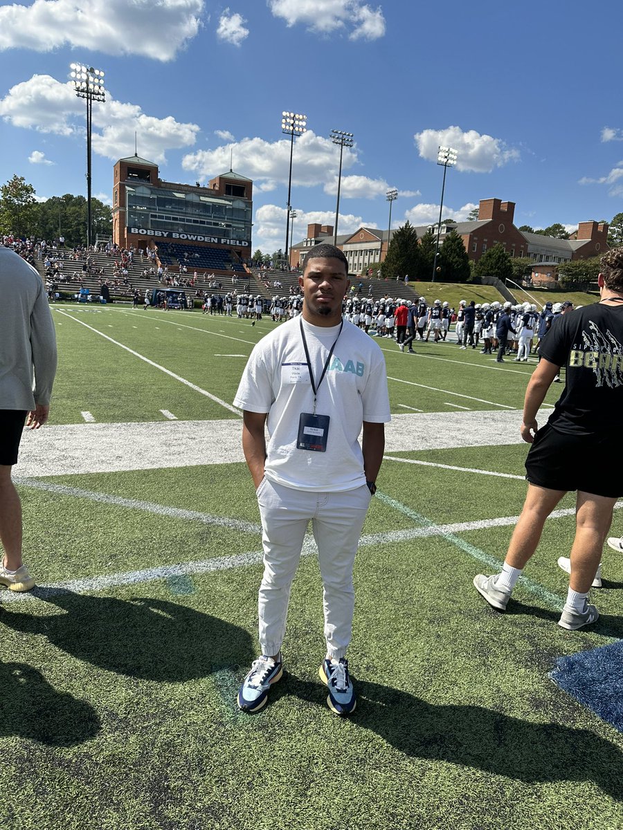 tkai_w's tweet photo. Thank you @SamfordFootball  for a great game day visit and atmosphere! #gobulldogs
#Drobalwayzopen https://t.co/Fcanu1cDca