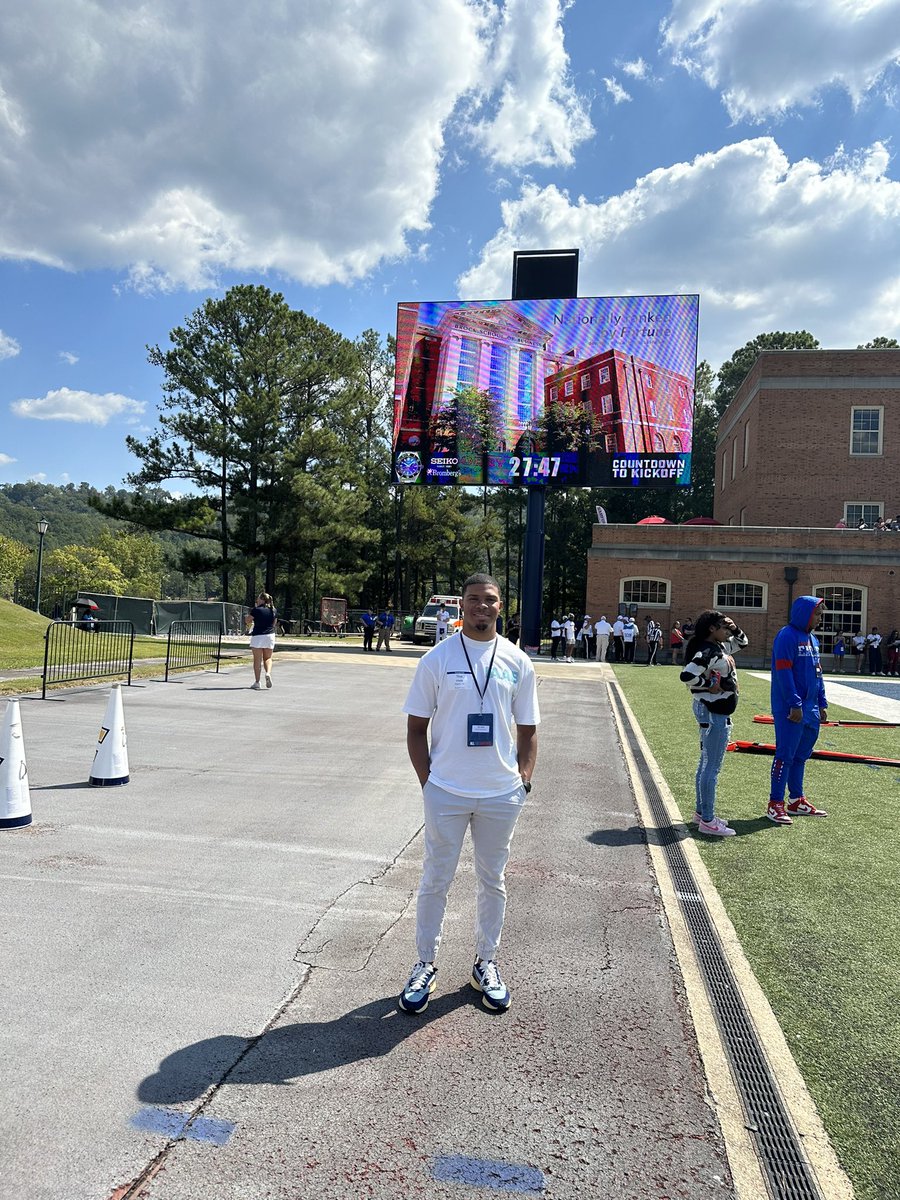 tkai_w's tweet photo. Thank you @SamfordFootball  for a great game day visit and atmosphere! #gobulldogs
#Drobalwayzopen https://t.co/Fcanu1cDca
