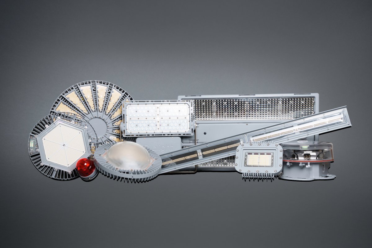 Dialight's tweet photo. Choose Dialight #industrialLEDlighting for the incredible longevity. With a lifetime at least 3x longer than HPS, you'll enjoy fewer replacements and more consistent illumination! #LEDBenefits #EnergyAwarenessMonth https://t.co/gD1Tvg9Fqo