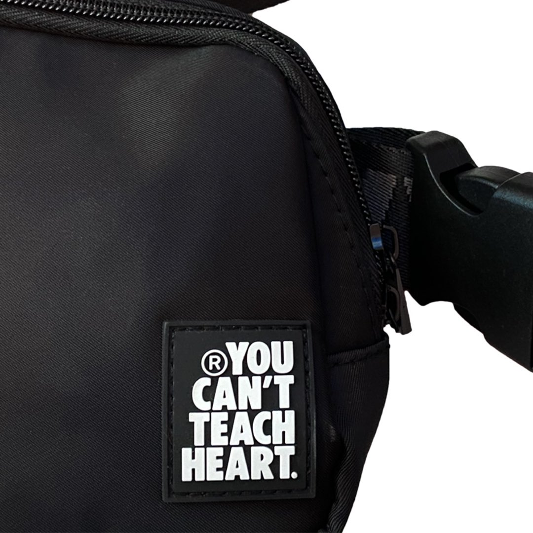 hyperfly's tweet image. The Hyperfly Utility Bag is now available in Sage, Slate Blue, and Black. Blend style and convenience with this cross-body style bag.

hyperfly.com/collections/ge…

#HYPERFLY #YCTH #YouCantTeachHeart