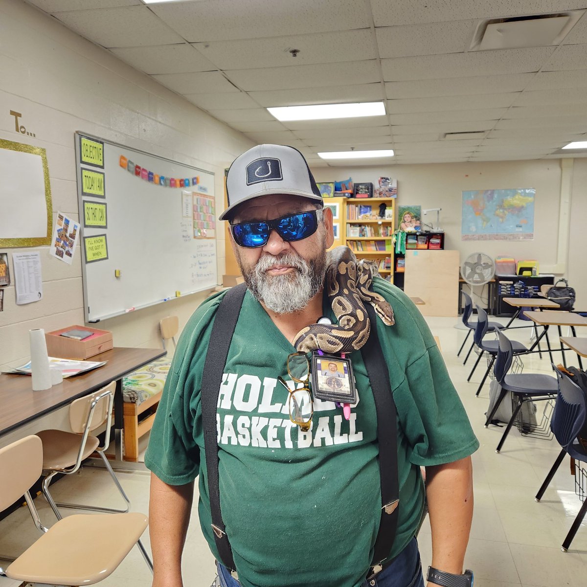 MingaGuajardo's tweet photo. Rest in peace!
Is hard to find someone who is a hard worker, a good friend, a person who work the same way as you! I found Don José but God decide to take him😞
Thank you Don José for always be there for me. We already Miss you! Jose Hernandez! 💚💛 https://t.co/ty4f7Cokd9